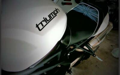 Triumph Speed Triple fabrication d’une selle confort