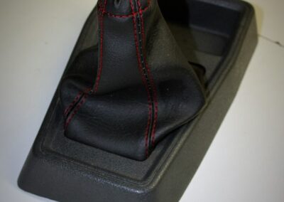 soufflet de levier de vitesse pour Peugeot 205 GTI ph1 surpiqures rouges